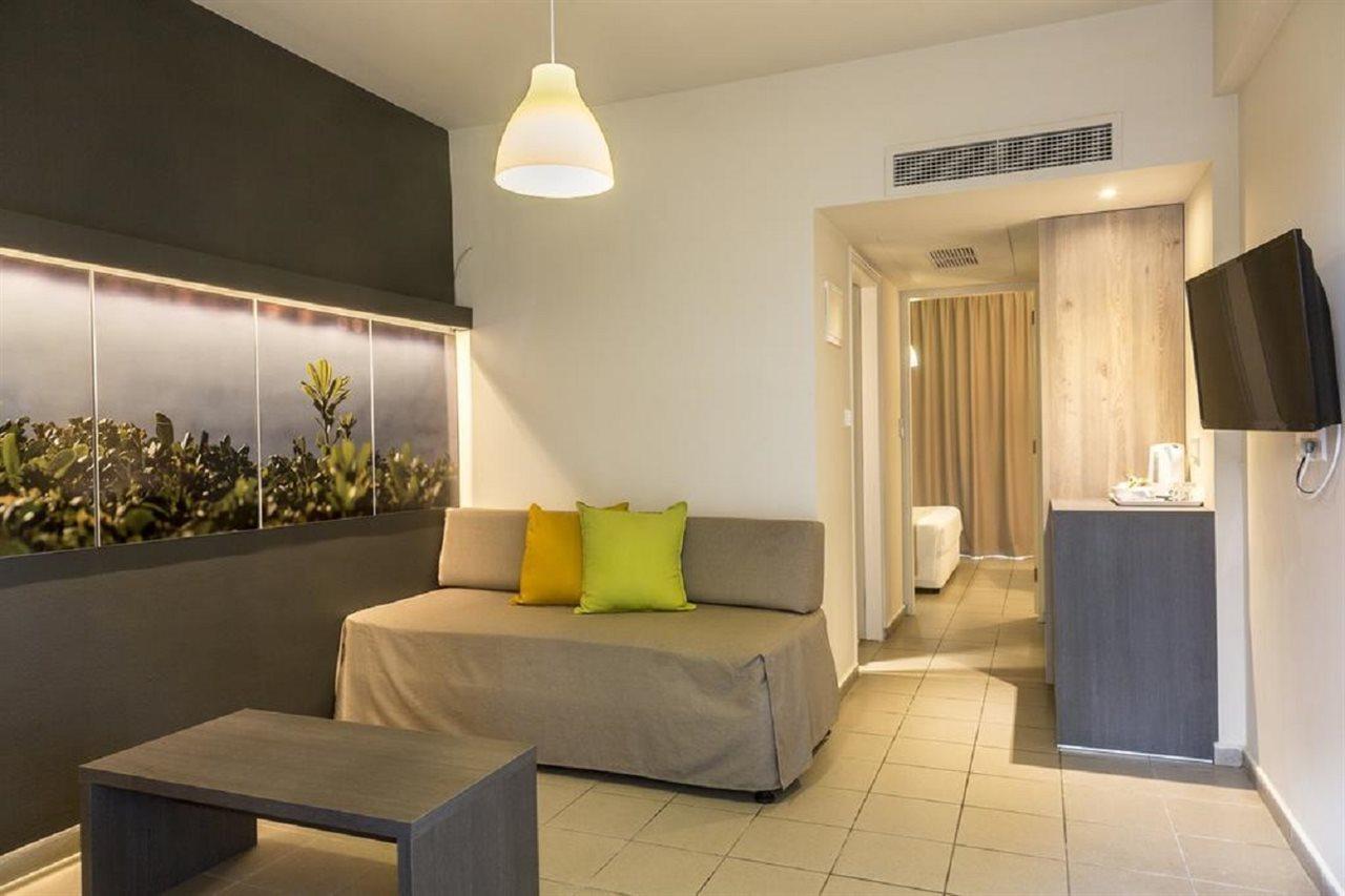 Mayfair Gardens Paphos Eksteriør bilde